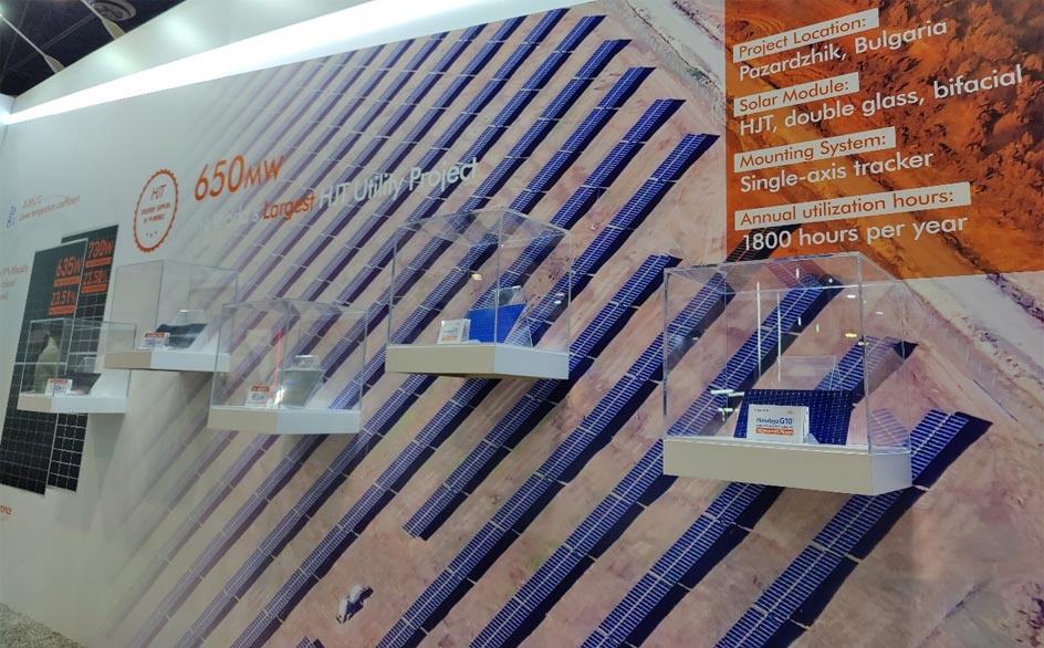 Huasun-Showcases-High-efficiency-HJT-Solar-Solutions-at-RE+-2023-in-Las-Vegas-4.jpg
