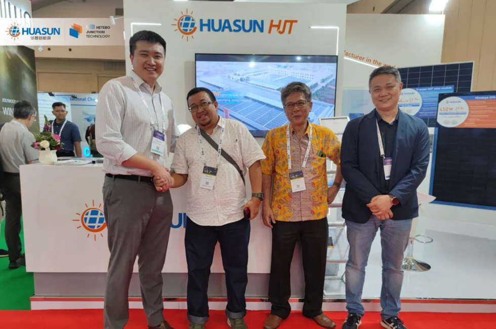 unveiling-floating-solar-market-in-southeast-asia!-huasuns-high-efficiency-hjt-modules-shine-at-pvs-asean-2023-3.jpg